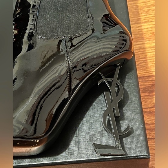 Saint Laurent Opyum bootie in patent leather - Picture 4 of 4